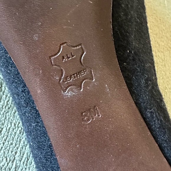 Tory Burch size 8 Laura flannel heels - Picture 7 of 8